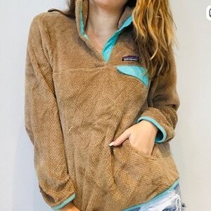 Patagonia tan & tiffany blue re tool pullover